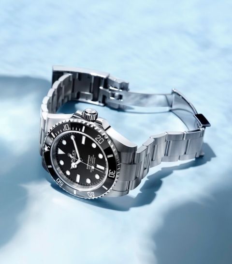 rolex-submariner-ambiance-m124060-0001-landscape